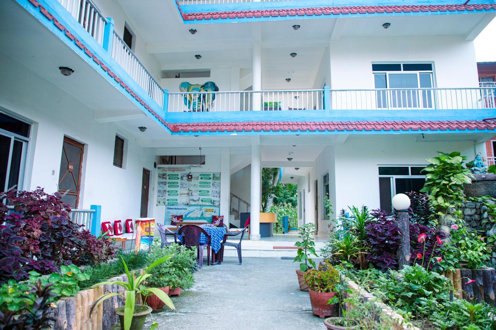 Hotel Shiva'S Dream Sauraha Exterior foto