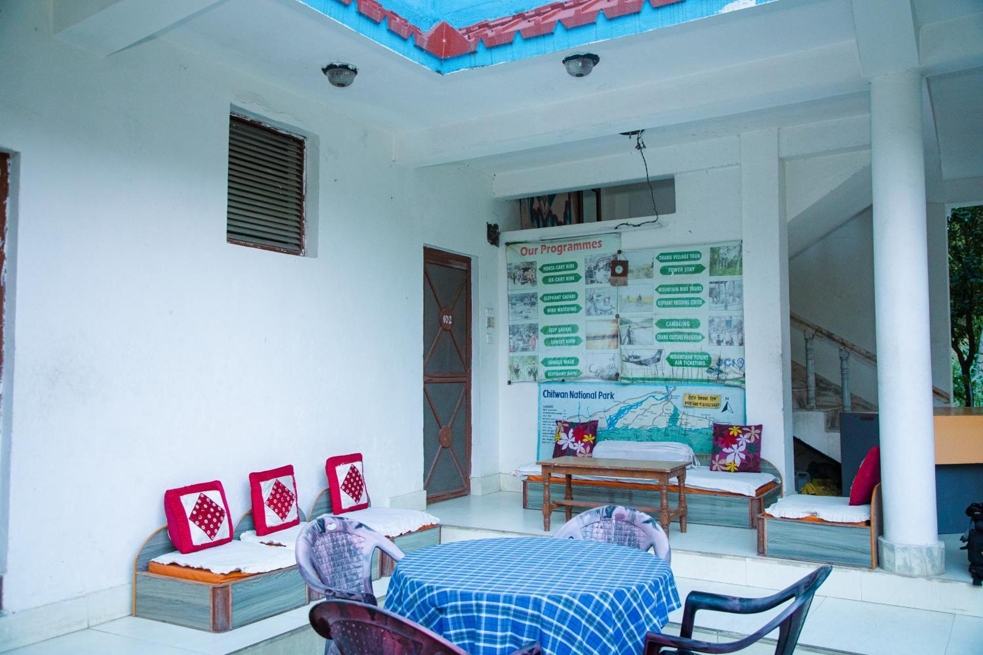Hotel Shiva'S Dream Sauraha Exterior foto