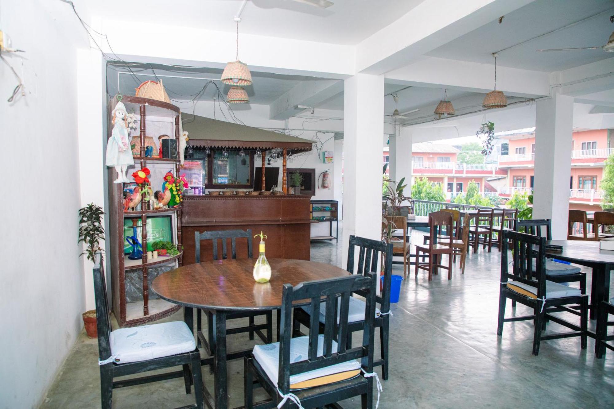 Hotel Shiva'S Dream Sauraha Exterior foto