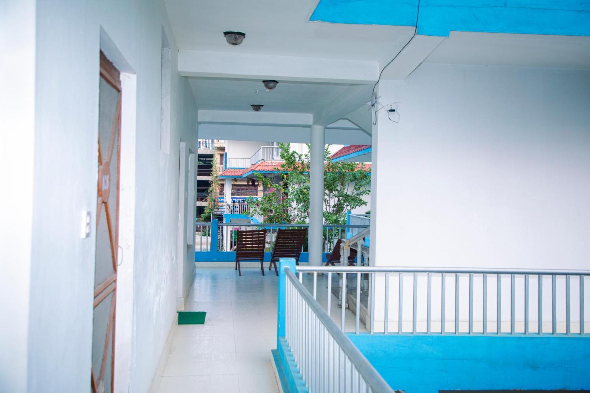 Hotel Shiva'S Dream Sauraha Exterior foto