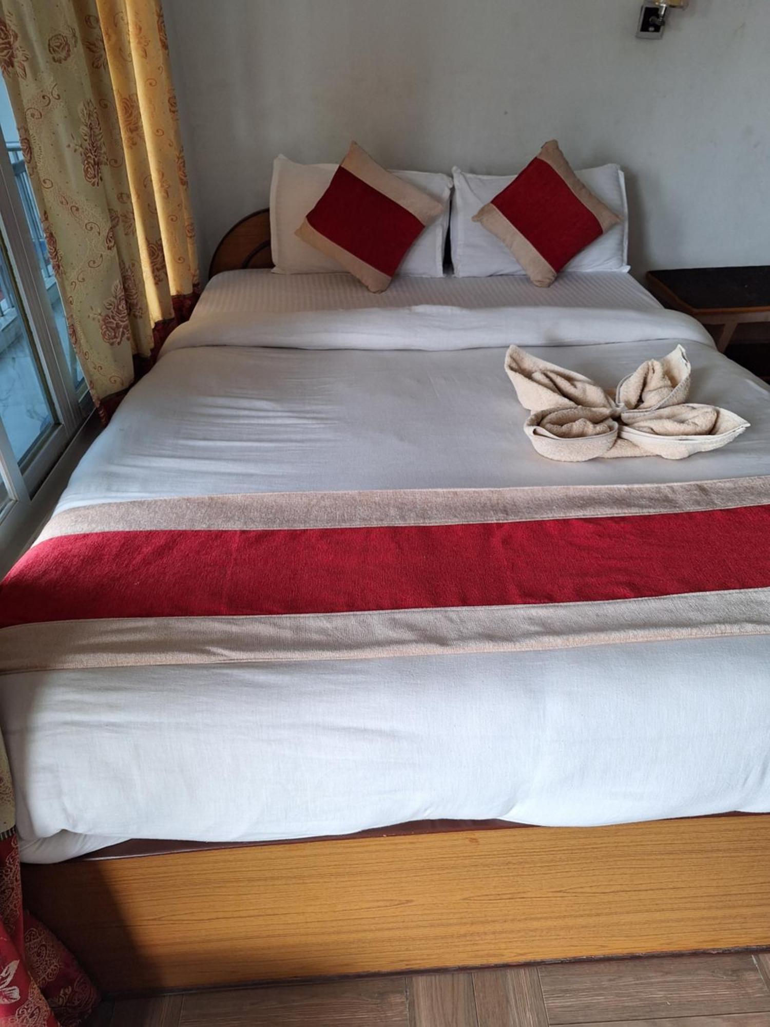 Hotel Shiva'S Dream Sauraha Exterior foto
