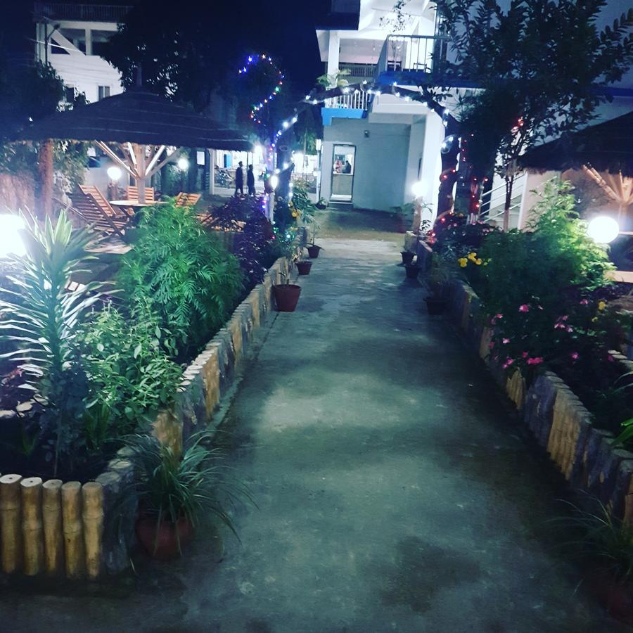 Hotel Shiva'S Dream Sauraha Exterior foto